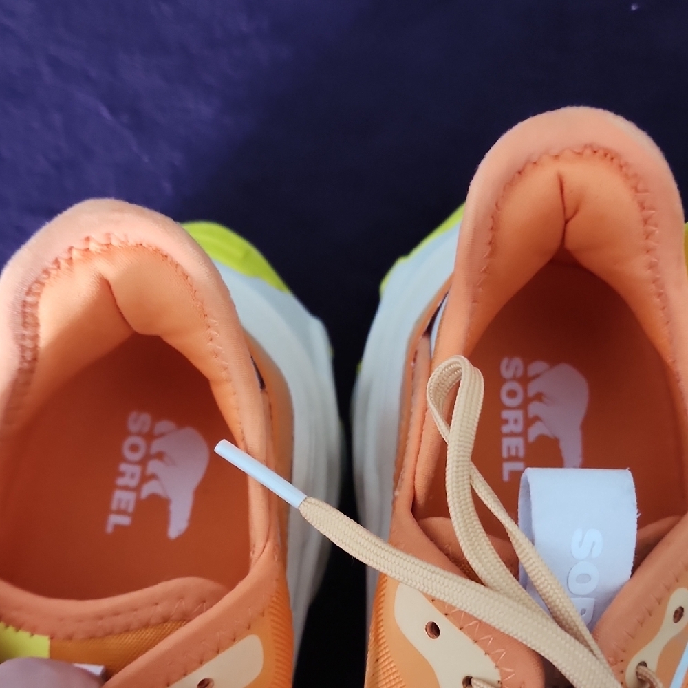 Sorel Orange Women's Kinetic Sneakers sz 8 - Picture 2 of 7